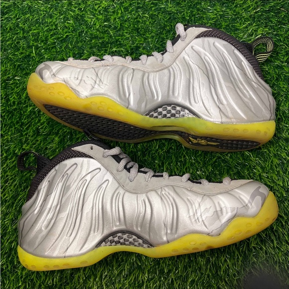 Nike Air Foamposite One PRM Premium Metallic Camo Silver Volt - Picture 4 of 12